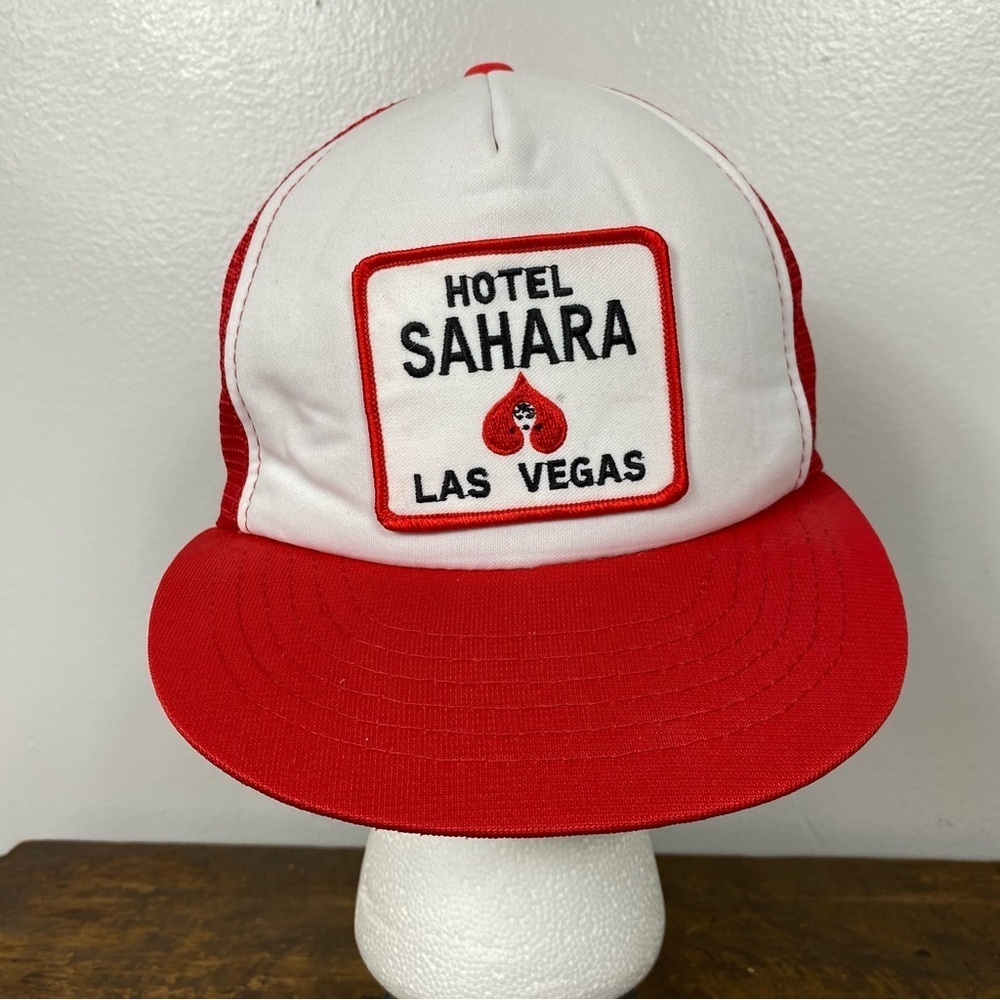 YR Vintage Sahara Hotel/Casino Las Vegas snap back Trucker hat. Circa 1980s